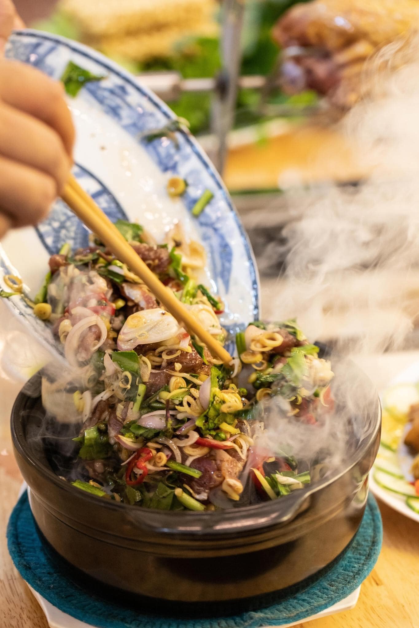 Đùi Cừu Nướng Nhất Thủy Phong - Xa Lộ Hà Nội