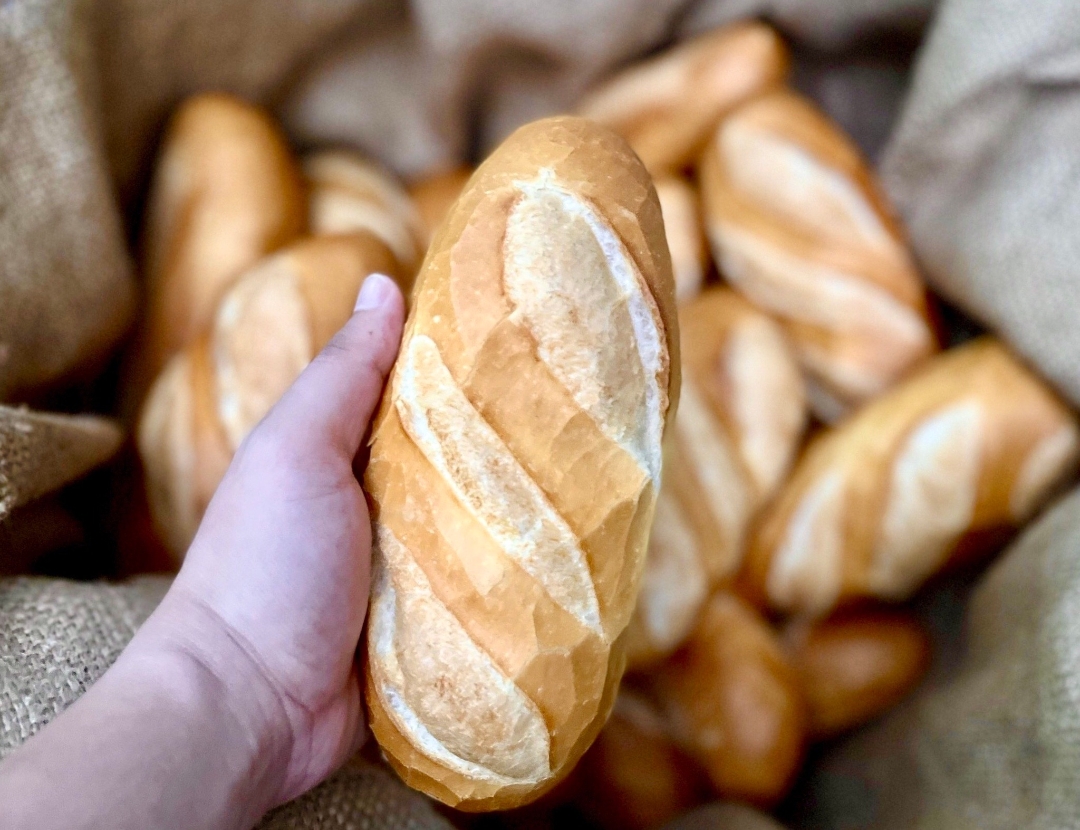 Bánh Mì Heo Quay Lão Trư - Nguyễn Hữu Cầu