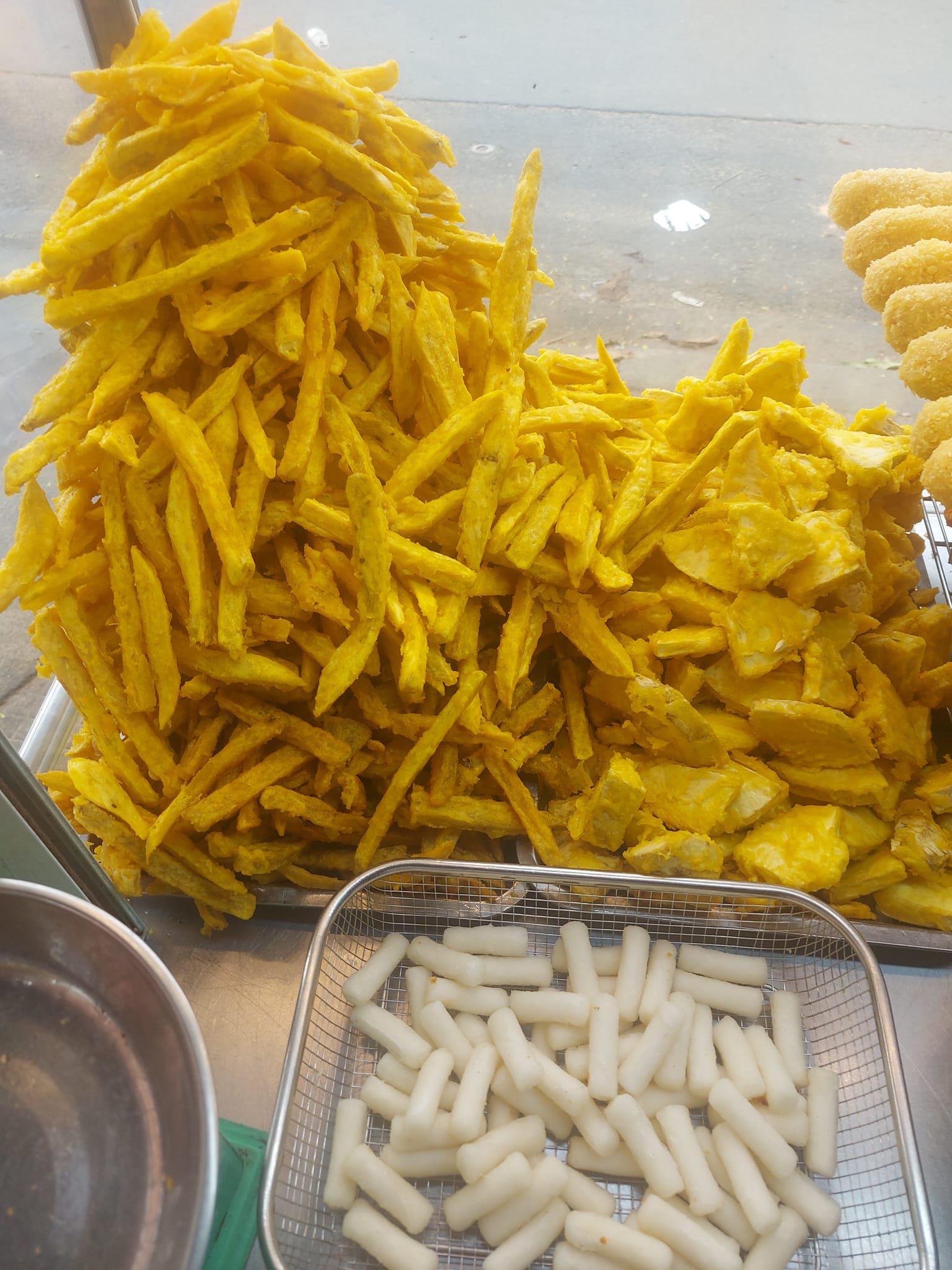 FKT Gà Rán, Khoai Lang Lắc - Hoàng Diệu