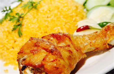Cơm Gà Xối Mỡ Nhà Táo - Hương Lộ 2