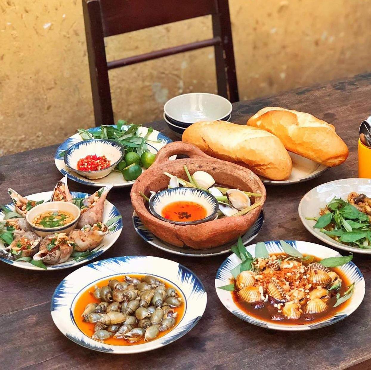 Ốc Chị Em - Nguyễn Thái Bình