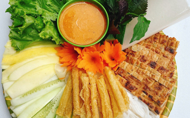 2 She - Nem Nướng Nha Trang - Phùng Khoang