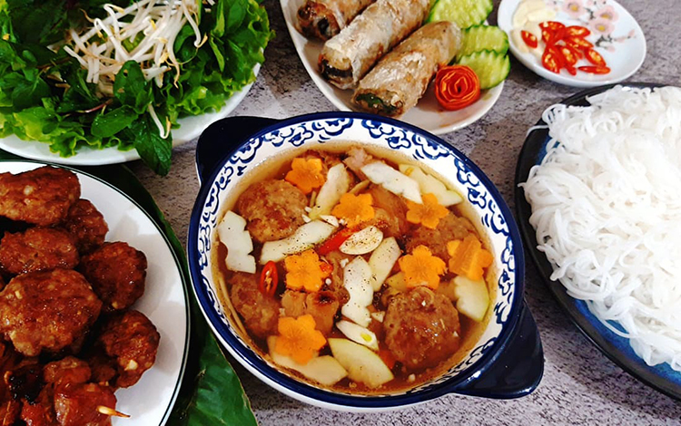 Bún Chả Hà Nội Gia Truyền Hà Linh - Nguyễn Tư Nghiêm