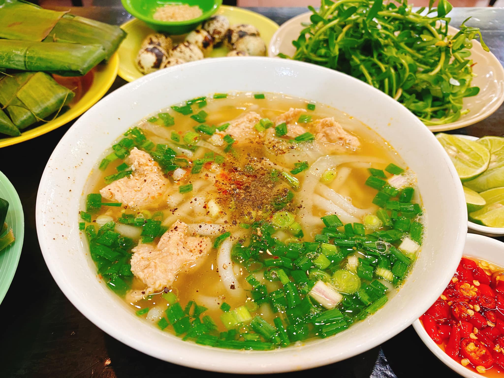Cô Yến - Bánh Canh Cua Giò Heo - Đường Số 10
