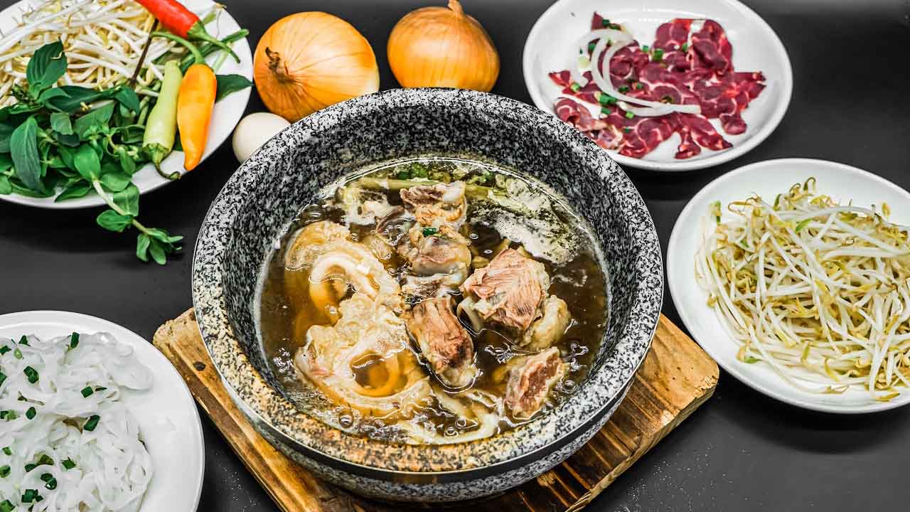 Phở Hòa Thố Đá - Nguyễn Thị Thập
