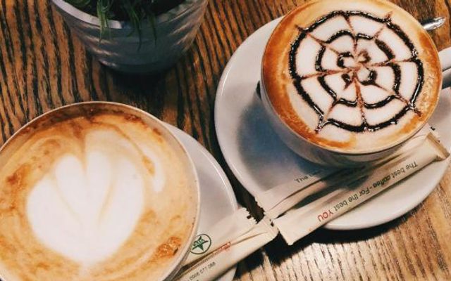 CAFE BỆT. - Phạm Văn Đồng