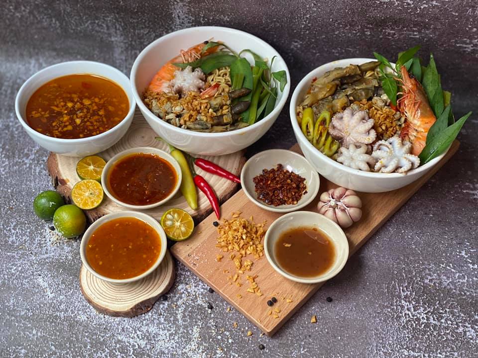 Mì Ốc Hến Dì Lan - Cư Xá Đồng Tiến - Thành Thái