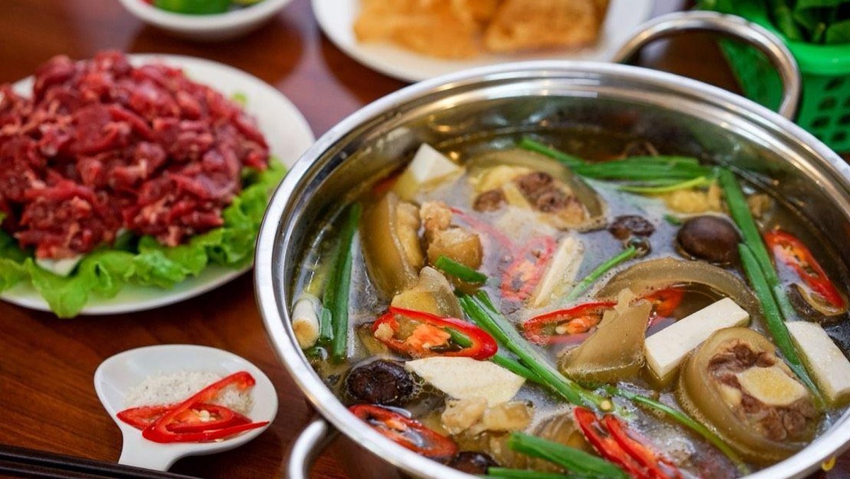 Hệ Thống Lẩu Đuôi Bò Hùng Rơm Lê Văn Sĩ - Lê Văn Sỹ