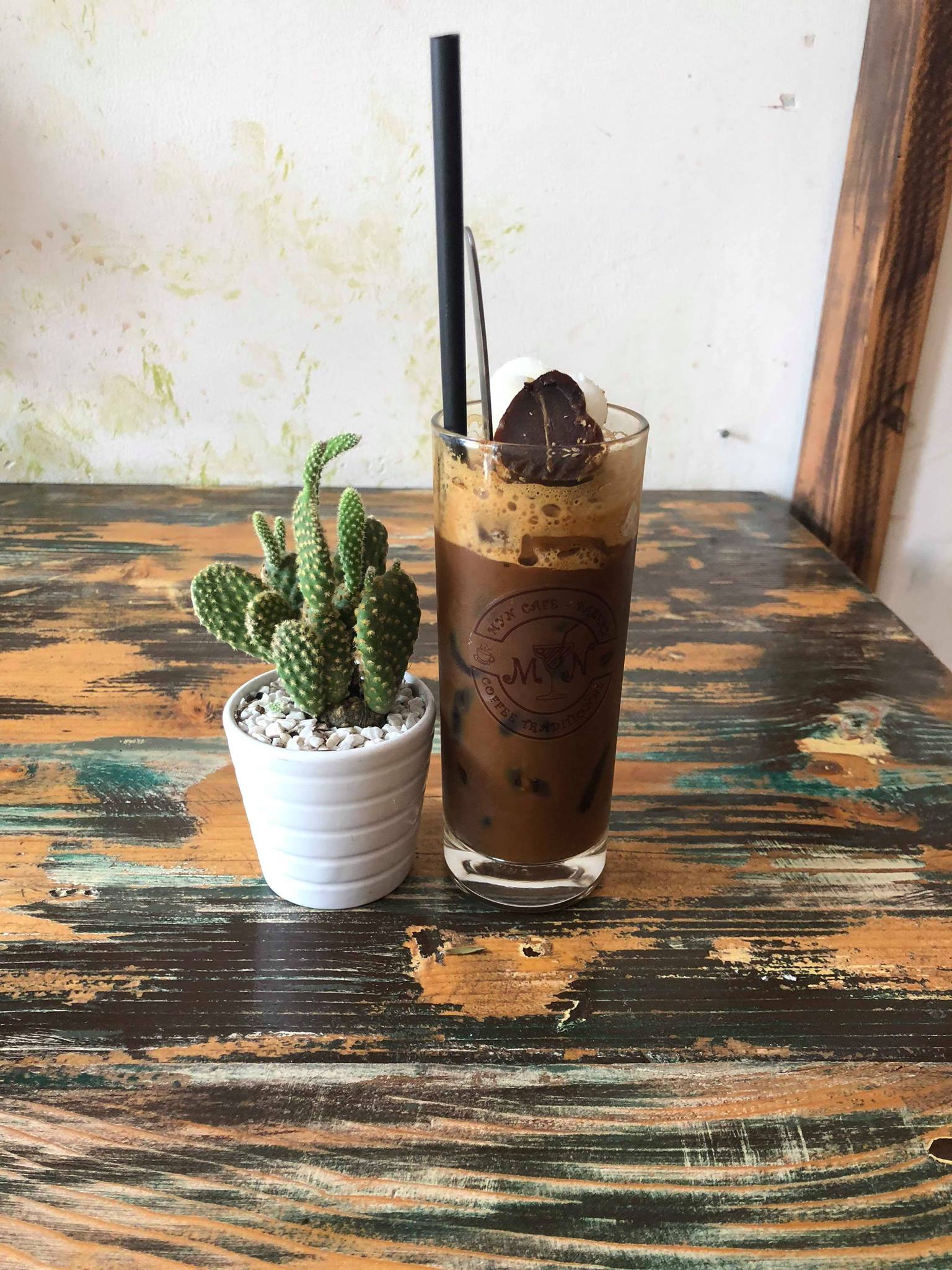 Myn Coffee & Restaurant - Lạc Long Quân