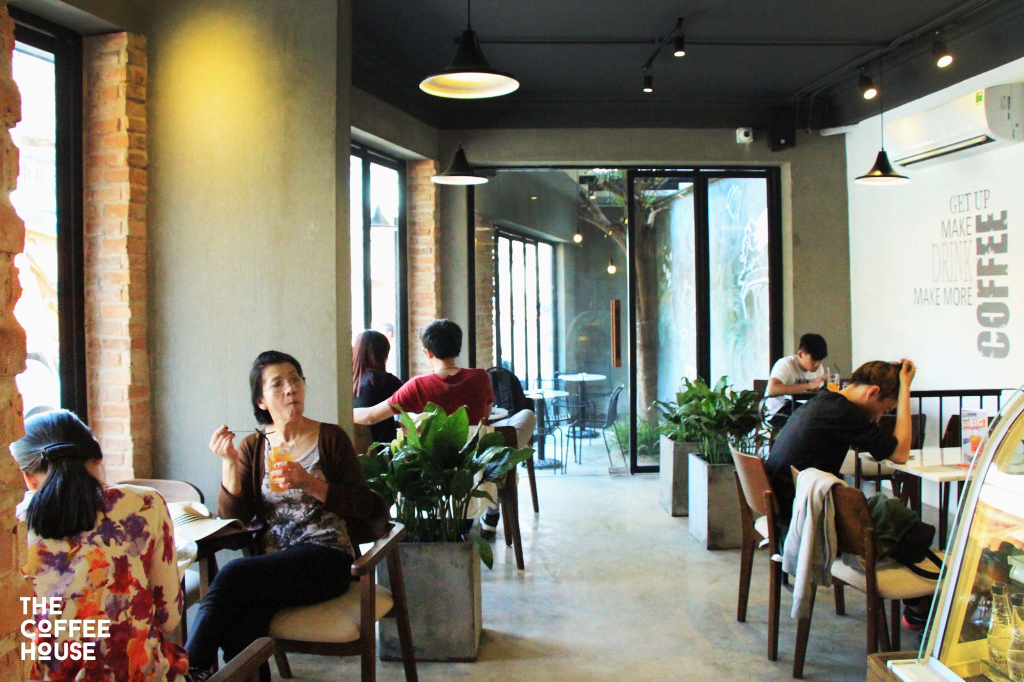 The Coffee House - Út Tịch