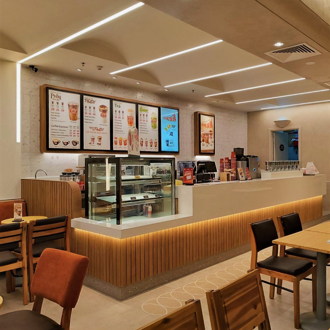 Highlands Coffee - Nguyễn Ảnh Thủ