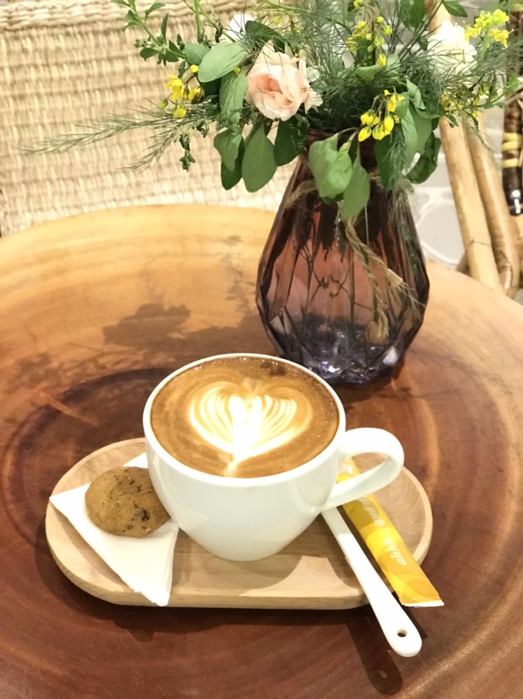 P Kafé - Nguyên Hồng