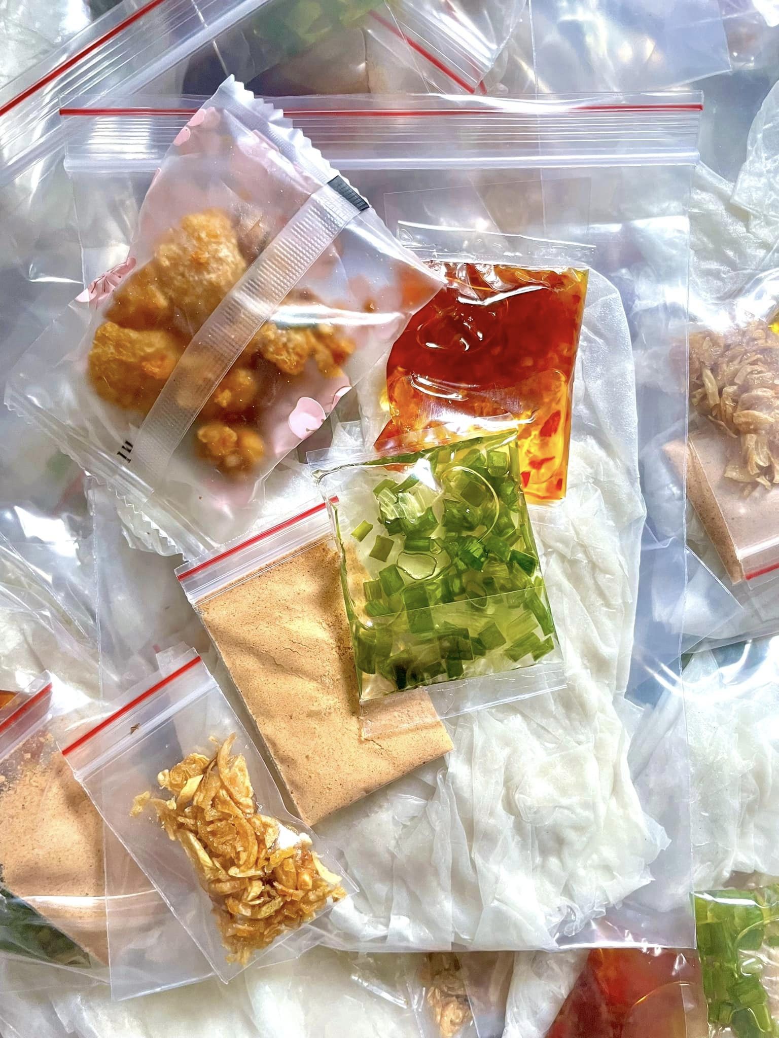 Tiệm Cô Na - Trần Hữu Trang