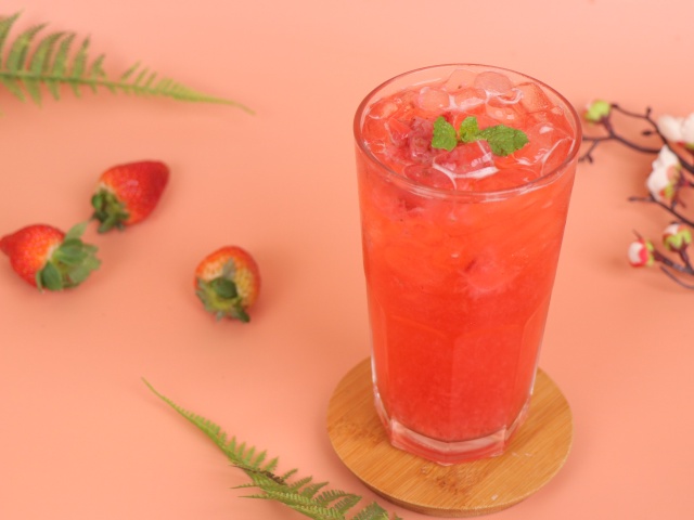 Trà Dâu Mr Đỏ - Nơ Trang Long