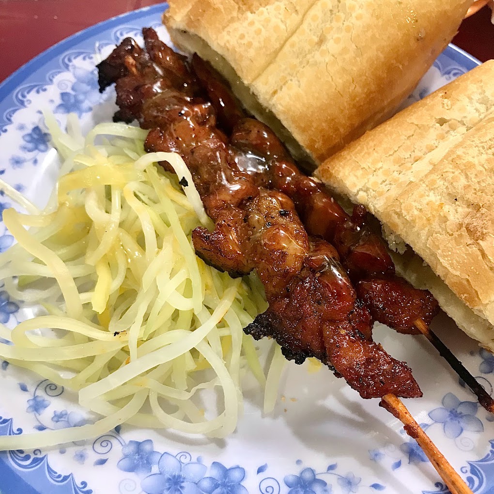 A Tùng - Bánh Mì Bò Nướng Bơ Cambodia - Cống Quỳnh