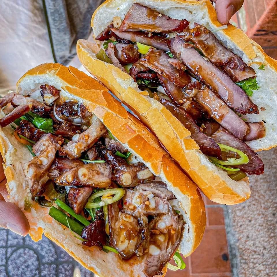 Bánh Mỳ Tuấn Tú - Tạ Quang Bửu