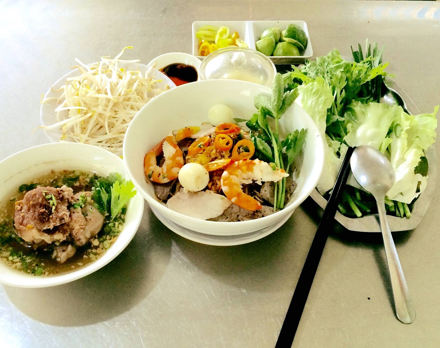 Hủ Tiếu Mỹ Tho Dì 9 - Đoàn Văn Bơ