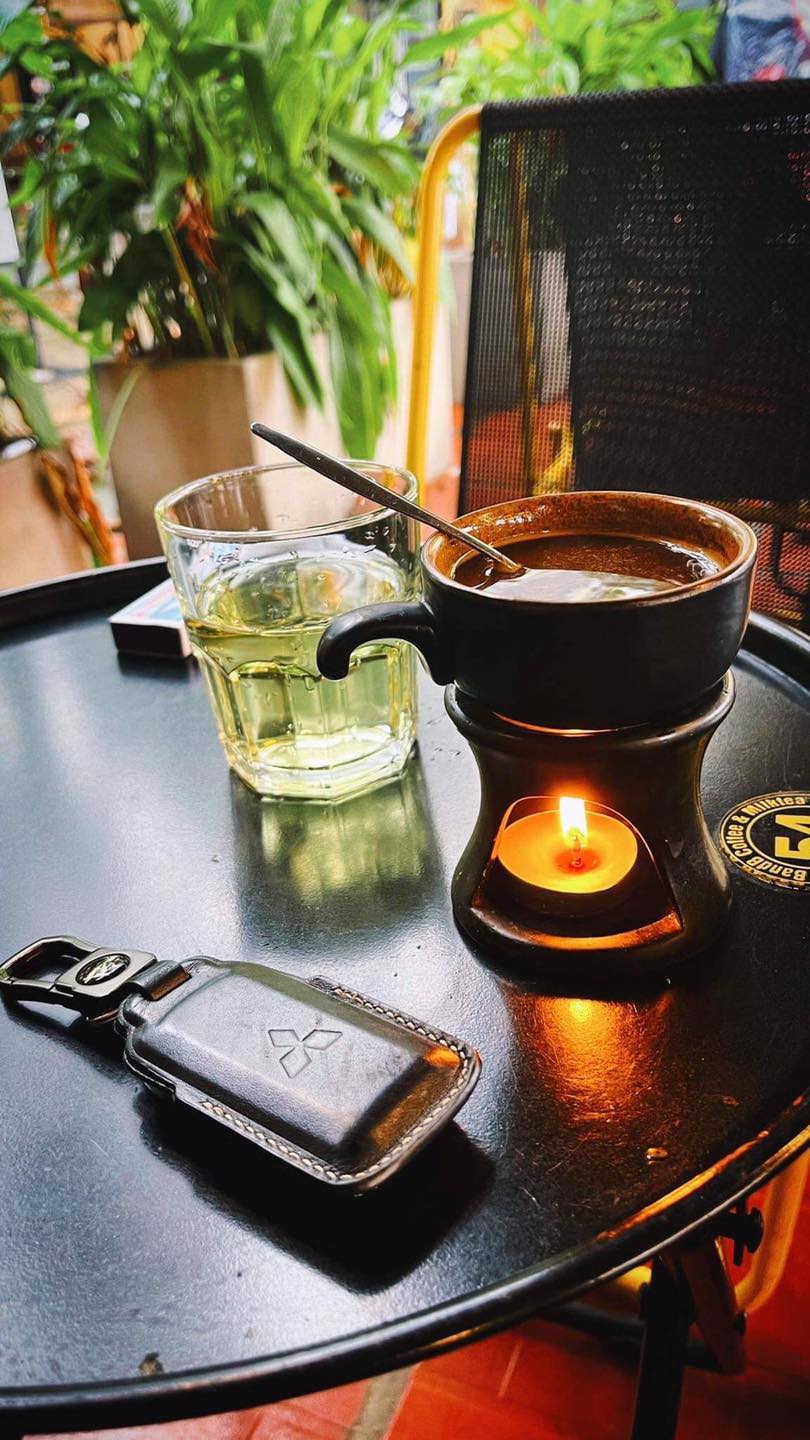 Cafe & Trà Sữa BandB - Ông Ích Đường