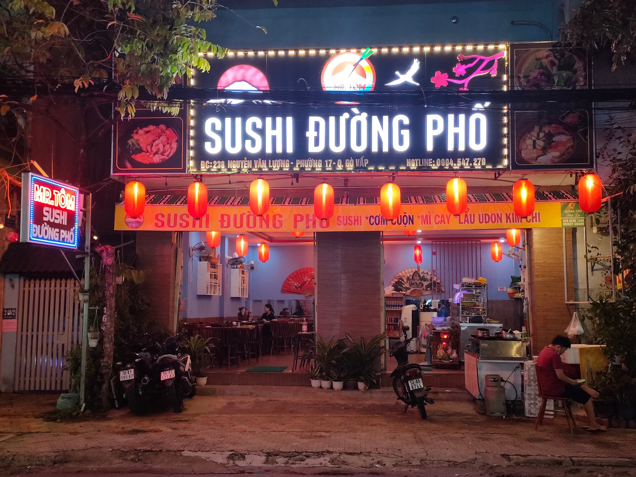 THỰC ĐƠN SUSHI ĐƯỜNG PHỐ GIÁ RẺ TẠI NGUYỄN VĂN LƯỢNG