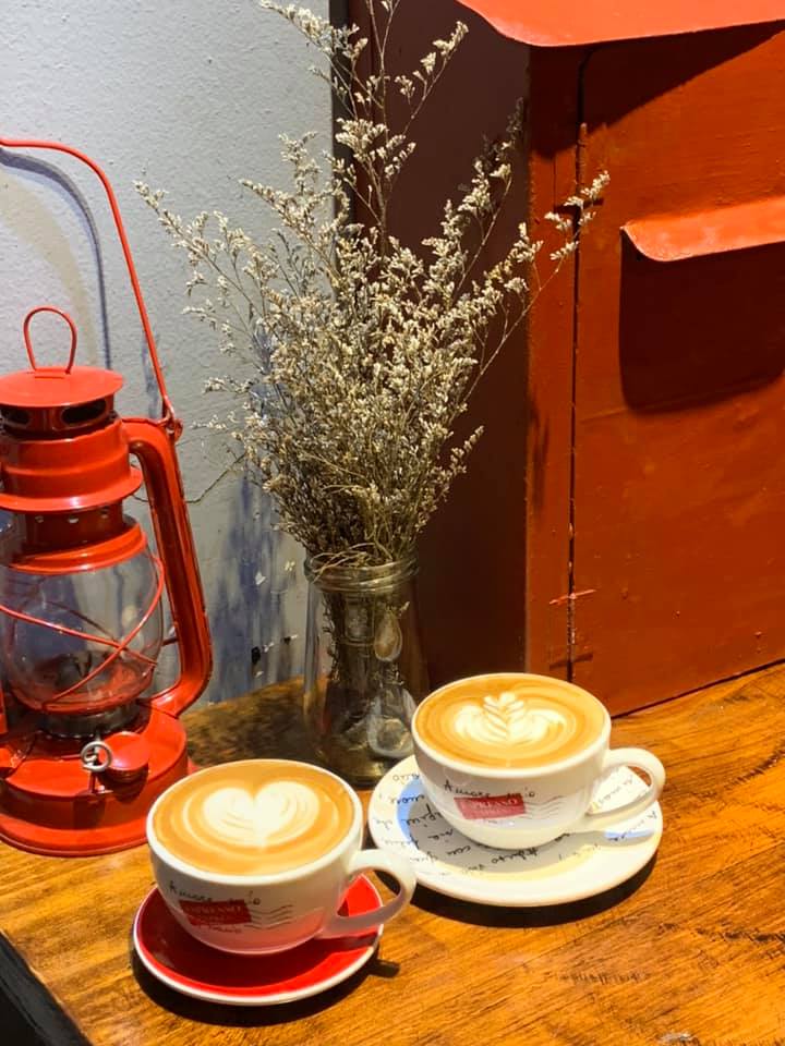 Retro Coffee - Văn Cận