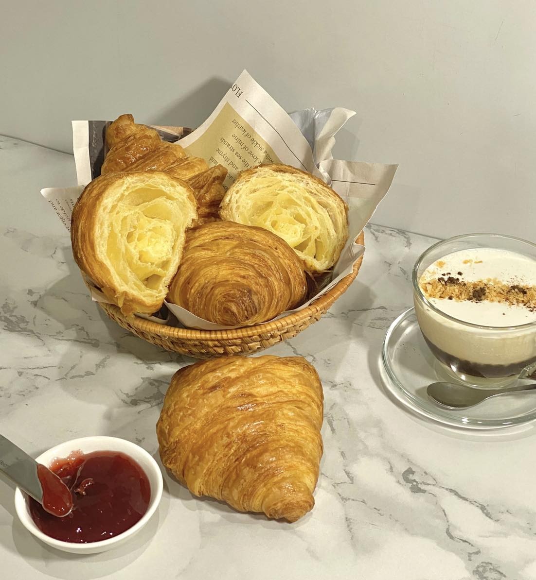 Seis Bakery & Coffee - Kim Long