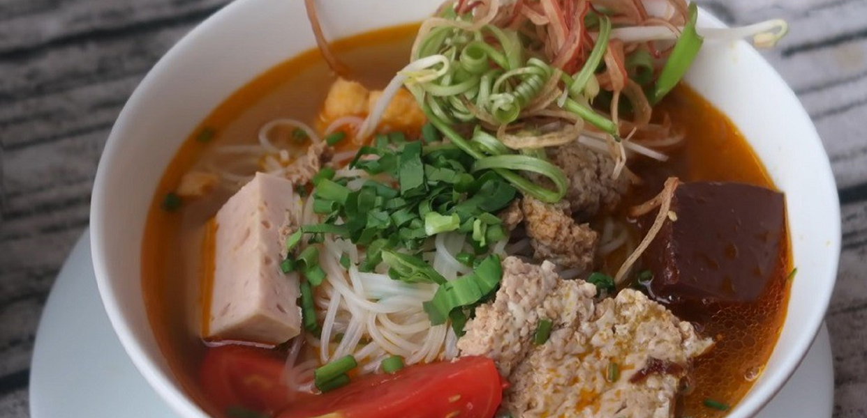 Bún Riêu Cô Vân - Tam Trinh