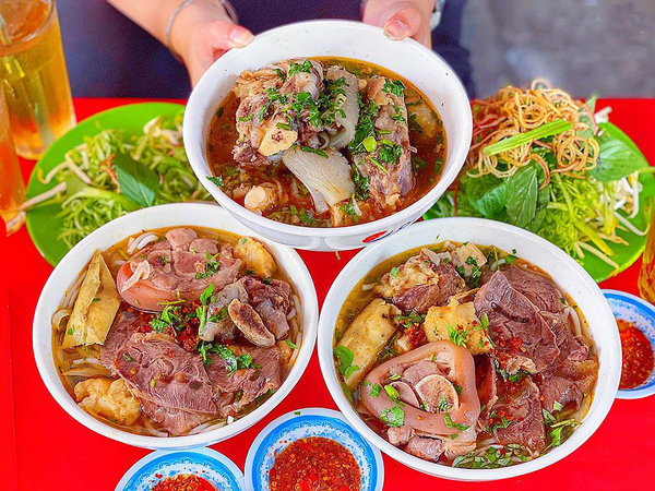 Minh Ngọc - Bún Bò Giò Heo Huế - Thành Công