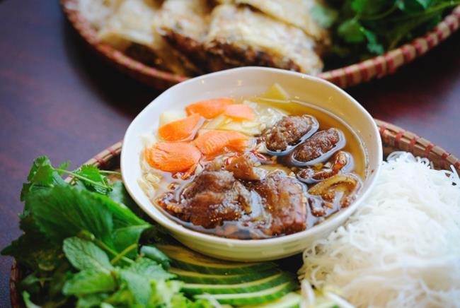 Thanh Huyền - Bún Chả - Bạch Đằng