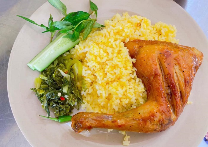 Cơm Gà 96 - Gà Xối Mỡ & Gà Mắm Tỏi - Mã Lò