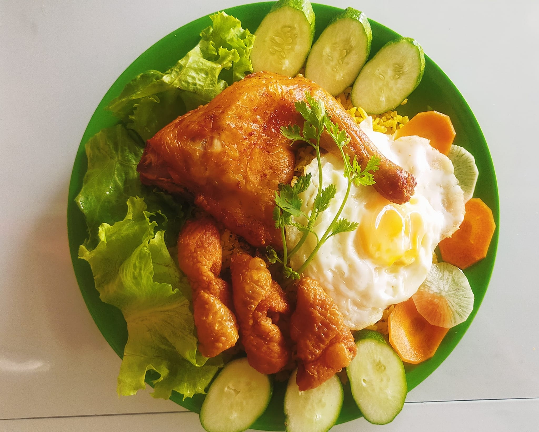 Tấn Tài - Cơm Gà Xối Mỡ - Cách Mạng Tháng 8