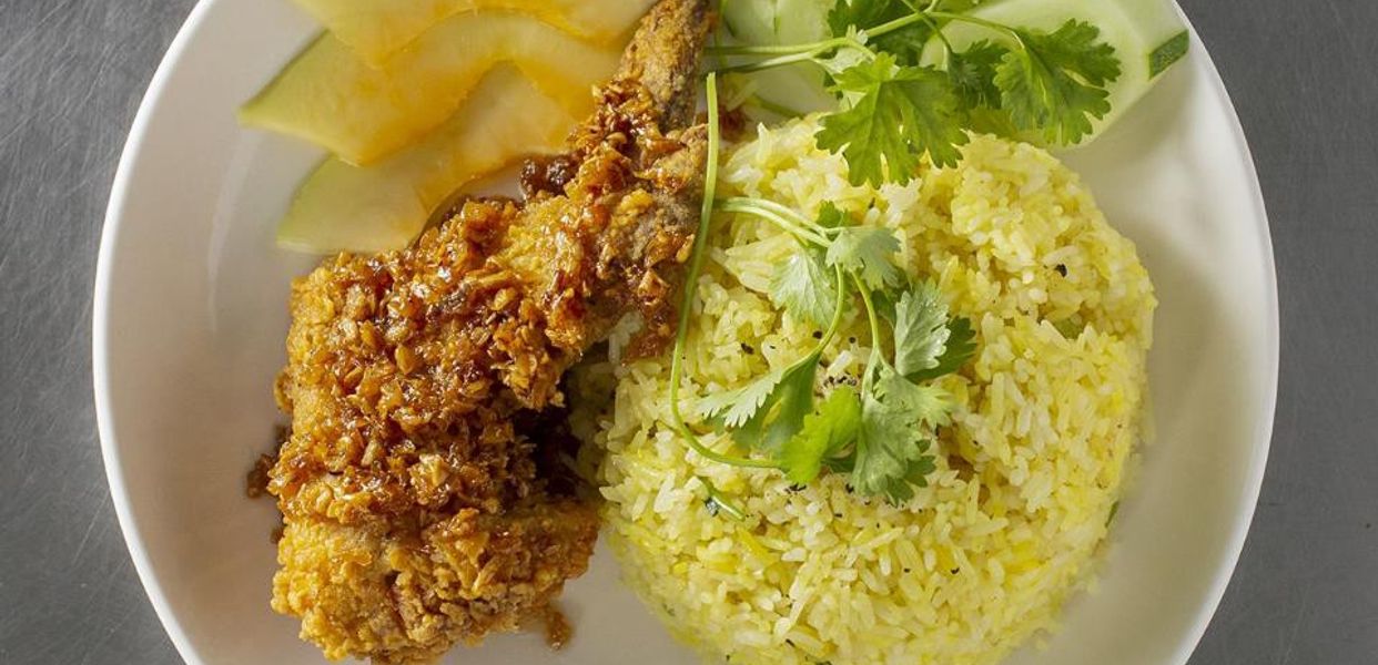 Cơm Gà Xối Mỡ Hà Tùng - Đường số 8