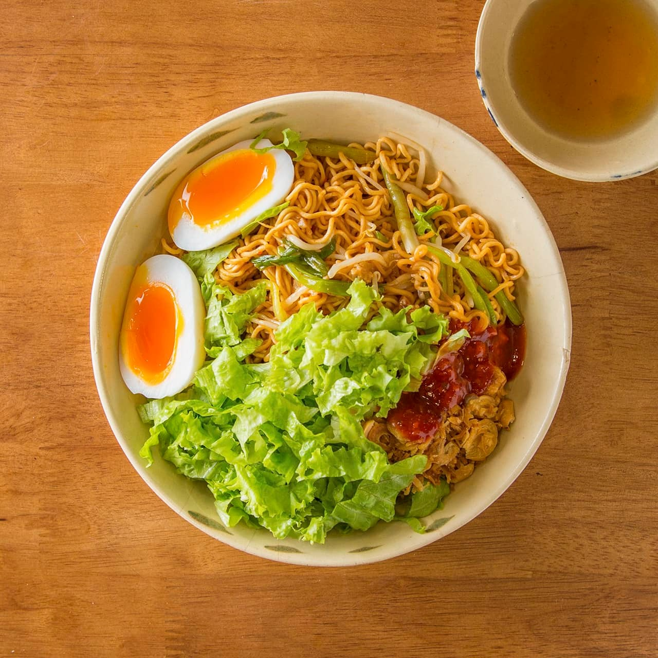 Mì Trộn Trứng Lòng Đào - Kỳ Đồng