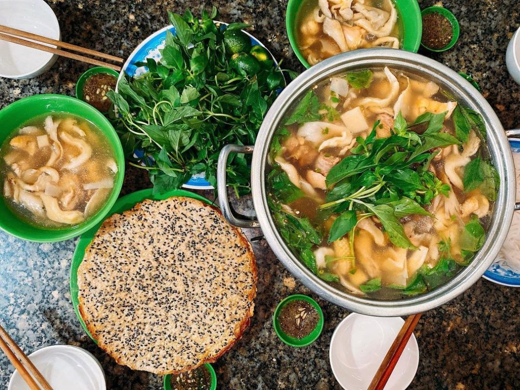 Lẩu Gà Lá É Đà Lạt - Đường D5