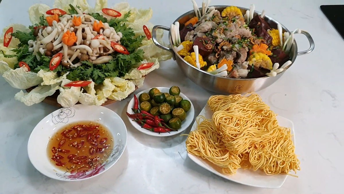 Lẩu Đuôi Heo Xí Quách 79k - Lũy Bán Bích