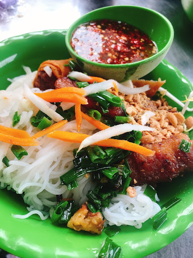 Bún Thịt Nướng Phú Lâm - Bà Hom