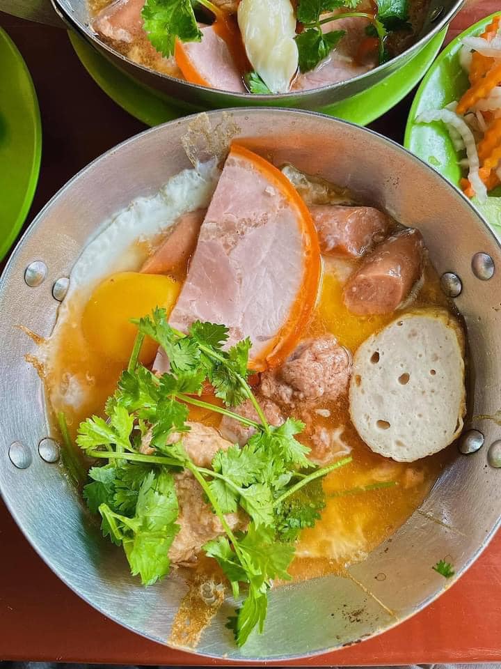 Bánh Mì Ông Chú - Võ Oanh