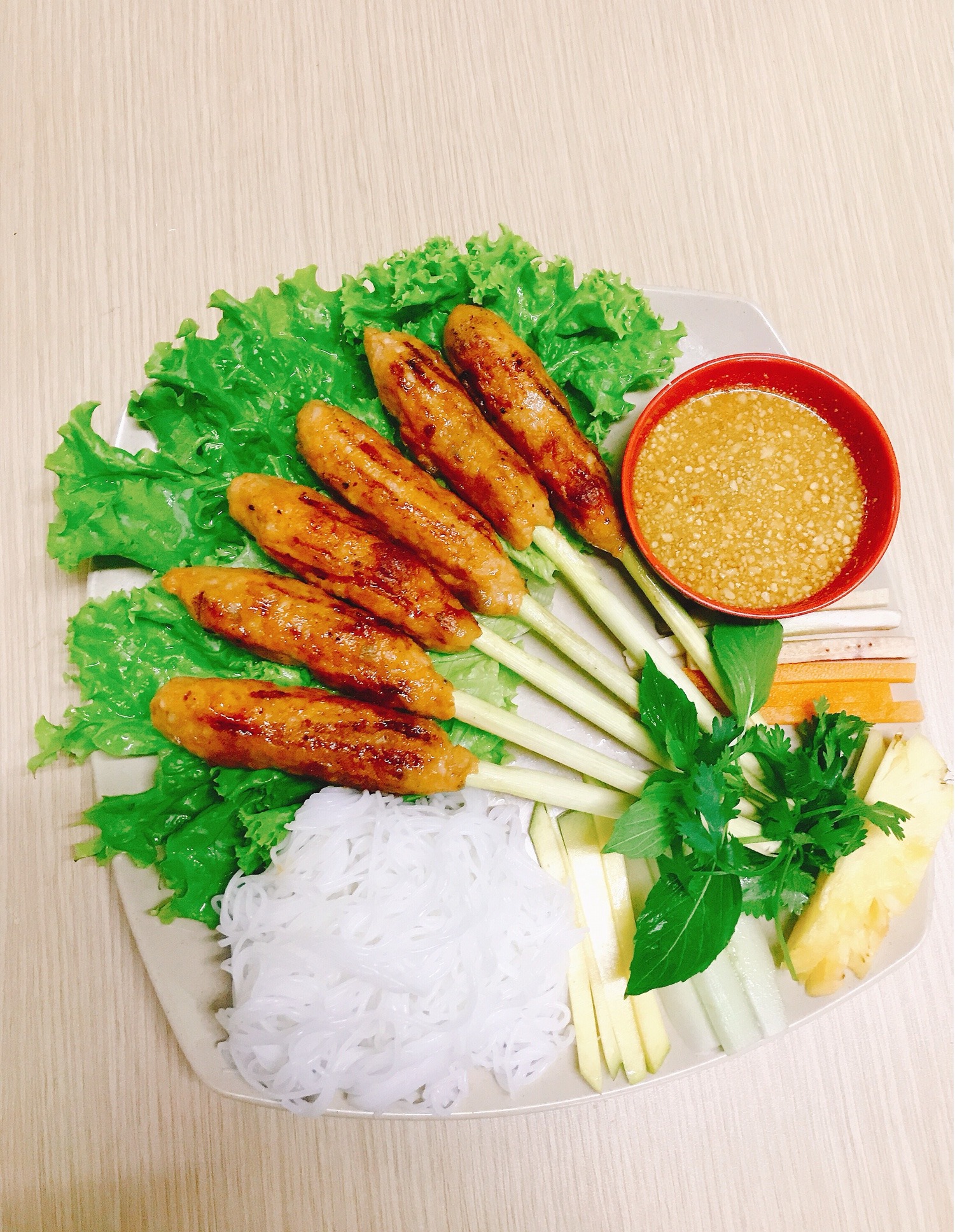 Bánh Tráng Cuốn Thịt Heo Habibi Hoàng Bèo - Quang Trung