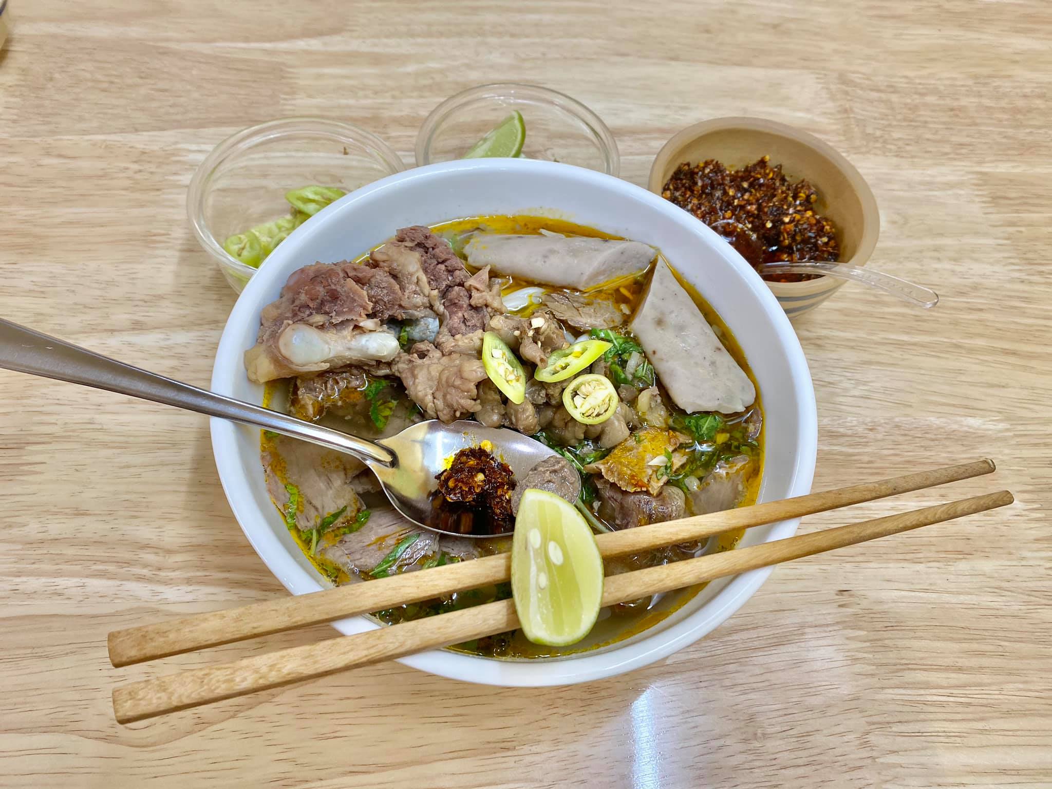 Bún Bò Hẻm Đá - Điện Biên Phủ