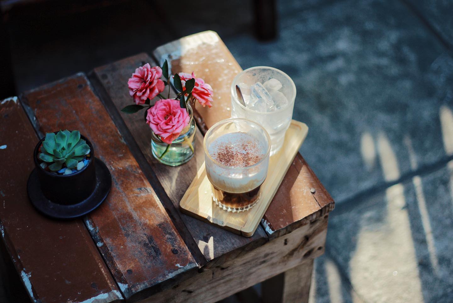 Cafe Bên Hồ - Nguyễn Viết Xuân