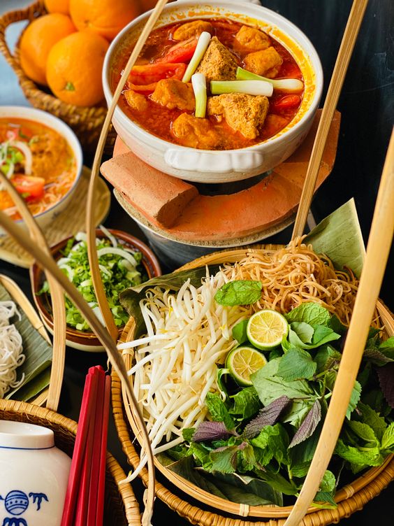 Cô Nhài - Bún Riêu & Bún Mọc - Ngô Thị Thu Minh