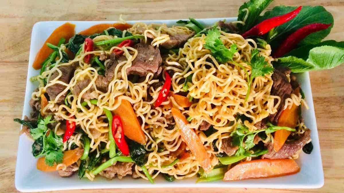 Quán Ăn 38 - Nui & Mì Xào - Triều Khúc