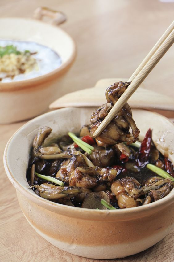 Đạt Quán - Cháo Ếch Singapore - Điện Biên Phủ
