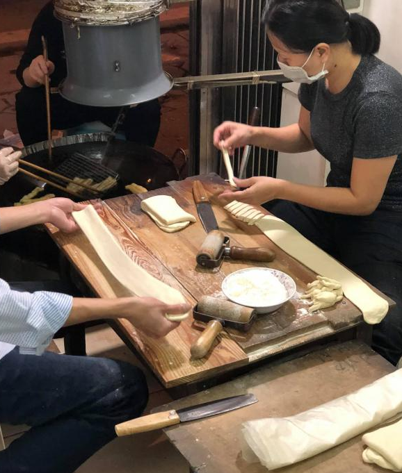 Quẩy Nóng, Bánh Gối - Nguyễn Lương Bằng