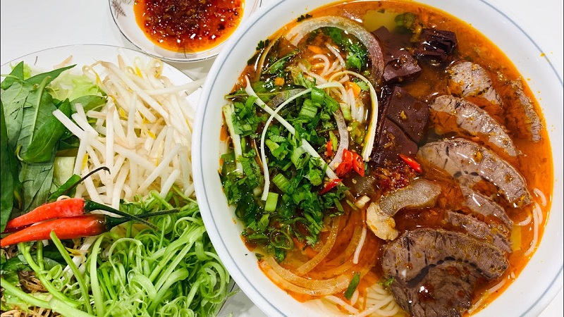 Nam Dương Bún Bò Huế - Mậu Lương