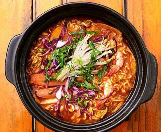 Abe Tiệm Mì Cay - Hoàng Sa