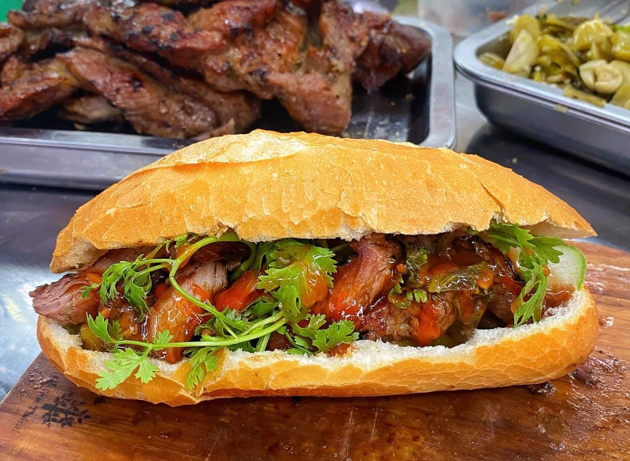 Bánh Mì Sườn Sụn - Nguyễn Thần Hiến