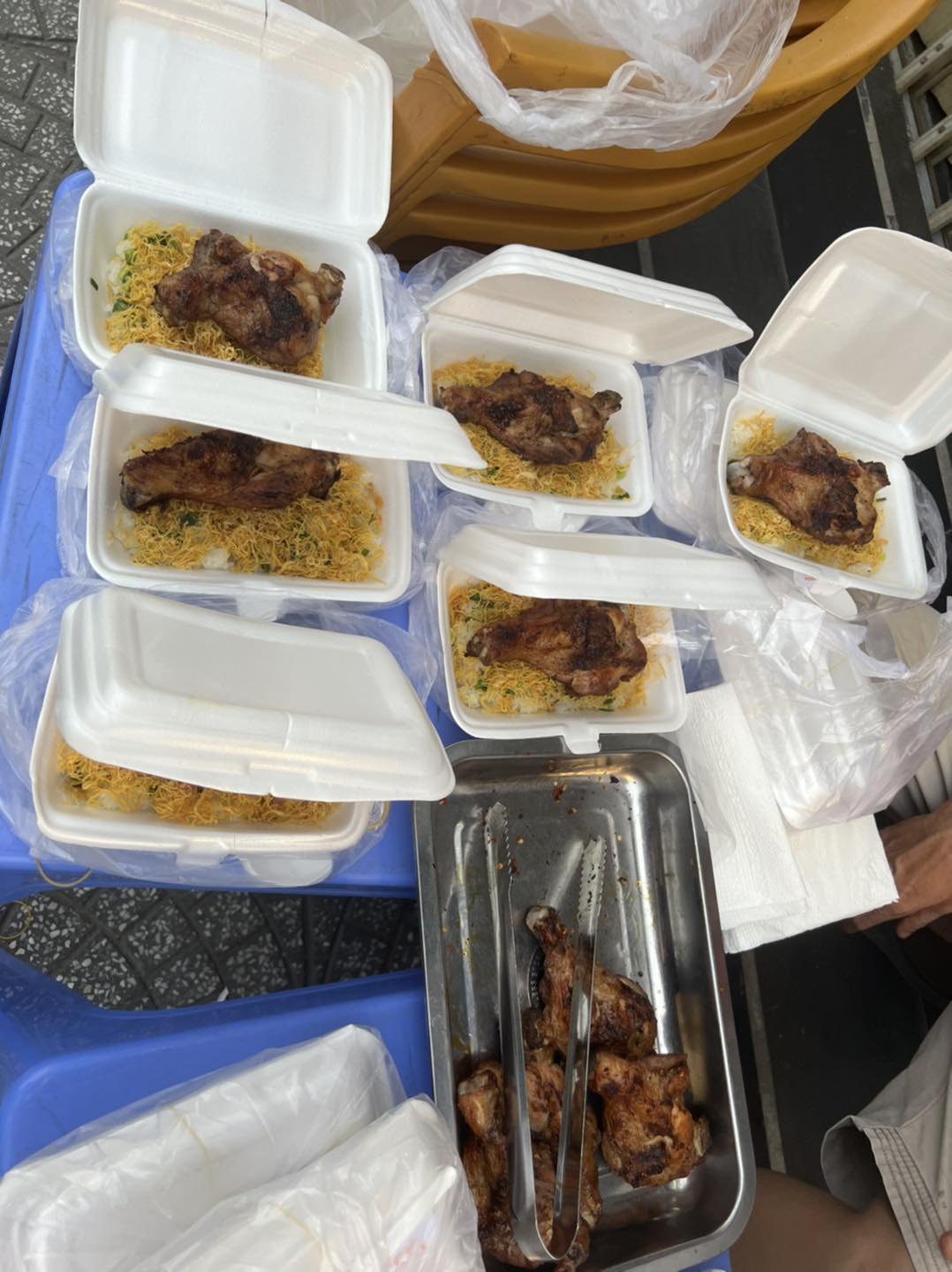 Gà Nướng Phi Long - Nguyễn Biểu