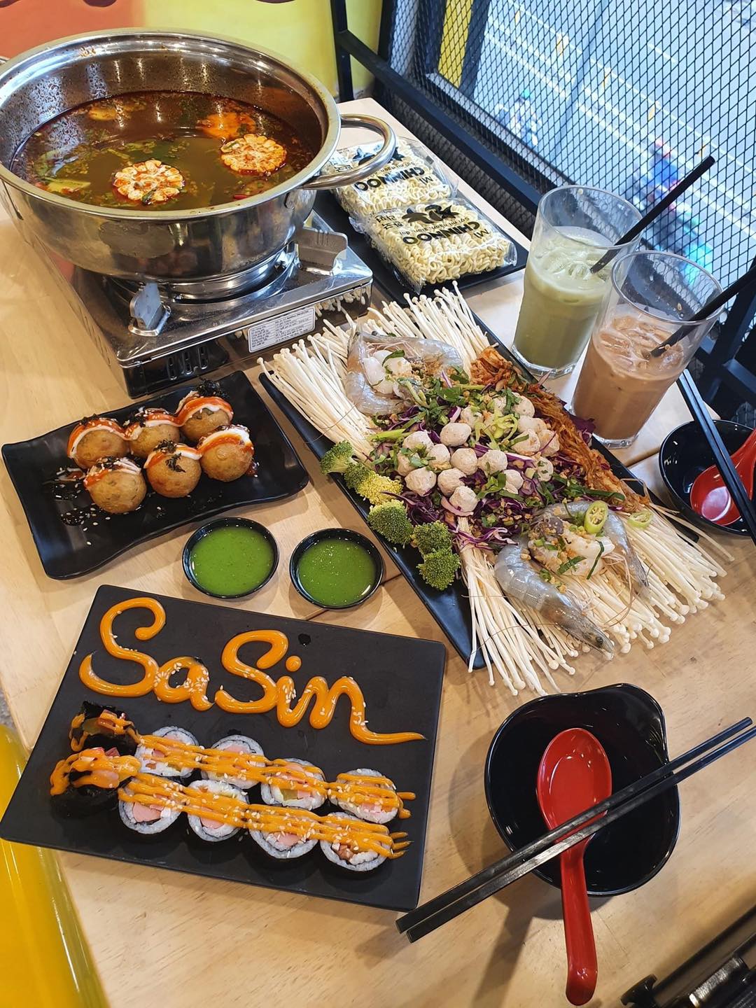 Mì Cay Sasin - 11 Nguyễn Gia Trí