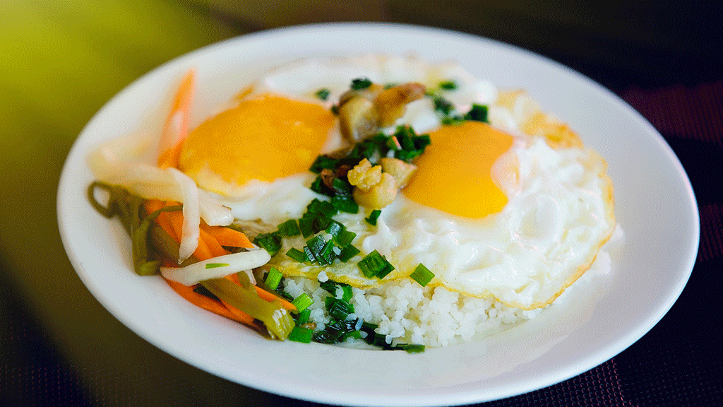 Cơm Gà Xối Mỡ Hai Anh Em - Dương Quảng Hàm