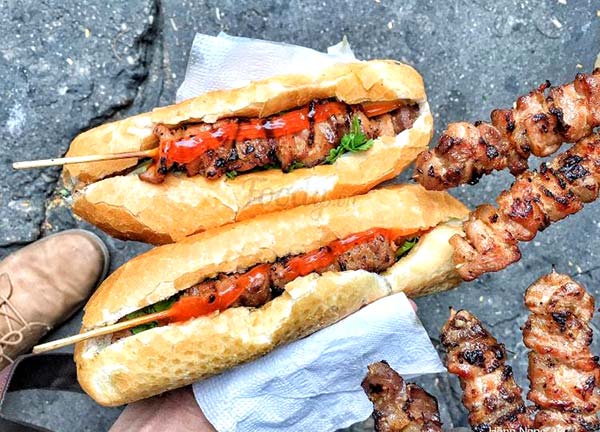 TOK Burgers - Bánh Mì Kim Chi Thịt Nướng - Đường 19/5